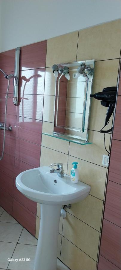 Collaku Apartment'S Влёра Экстерьер фото